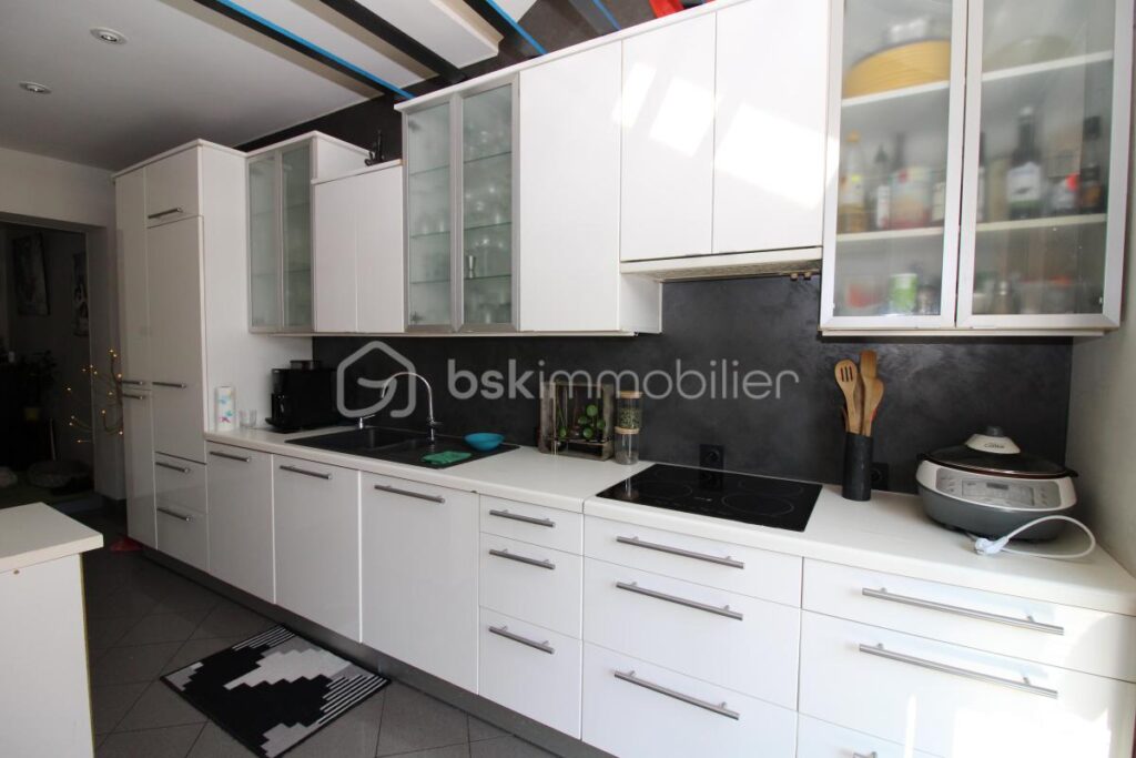 Maison 205 m2 5 ch – 7 pièces – 5 chambres – 205 m²