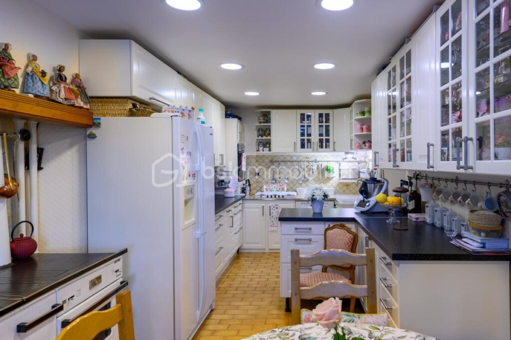 Maison 230 m² habitables avec vue sur Lac – 7 pièces – 6 chambres – 230 m²