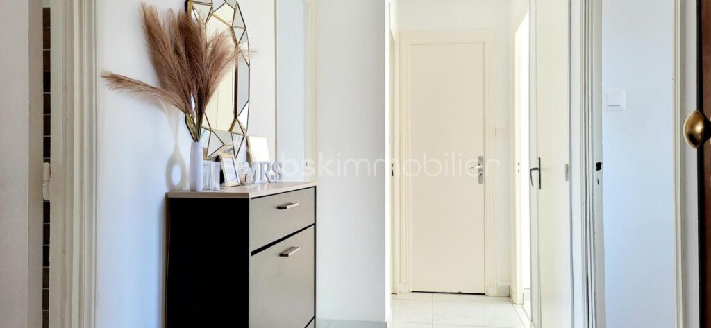 Appartement traversant avec balcon et vue dégagée – 3 pièces – 2 chambres – 54 m²