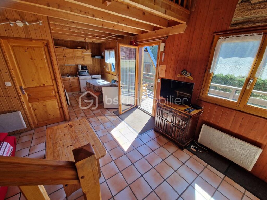 DEUX CHALETS INDEPENDANTS – 4 pièces – 2 chambres – 84 m²