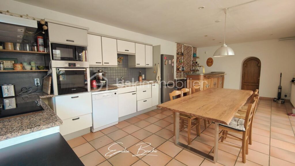 Maison bourgeoise – 10 pièces – 5 chambres – 190 m²