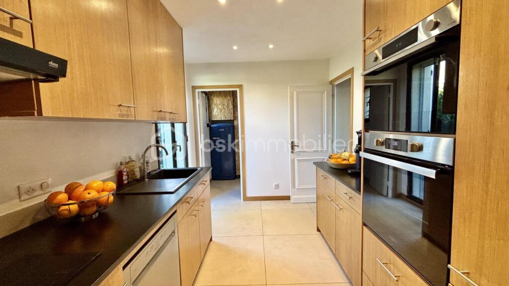 Appartement 3P – Résidence Les Hauts-de-Vaugreniers – Vue mer & terrasse, parking et cave – 3 pièces – 2 chambres – 80 m²