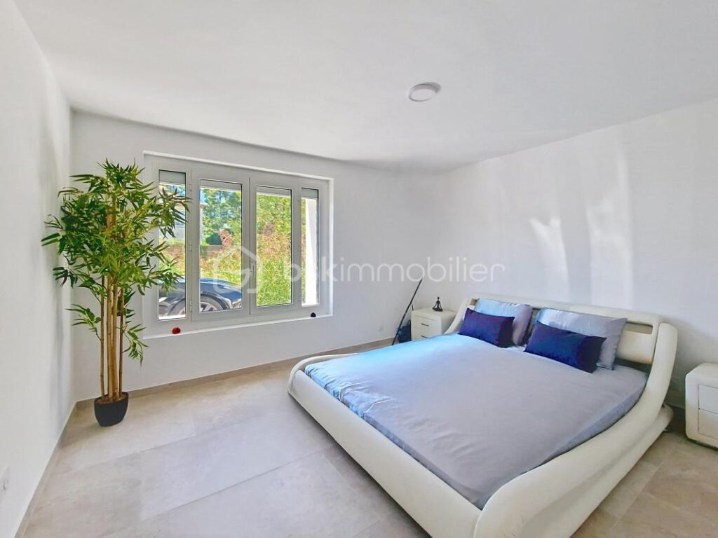 *** LA FARE LES OLIVIERS – 100 m2- 3 ch – AU CALME *** – 4 pièces – 3 chambres – 114 m²