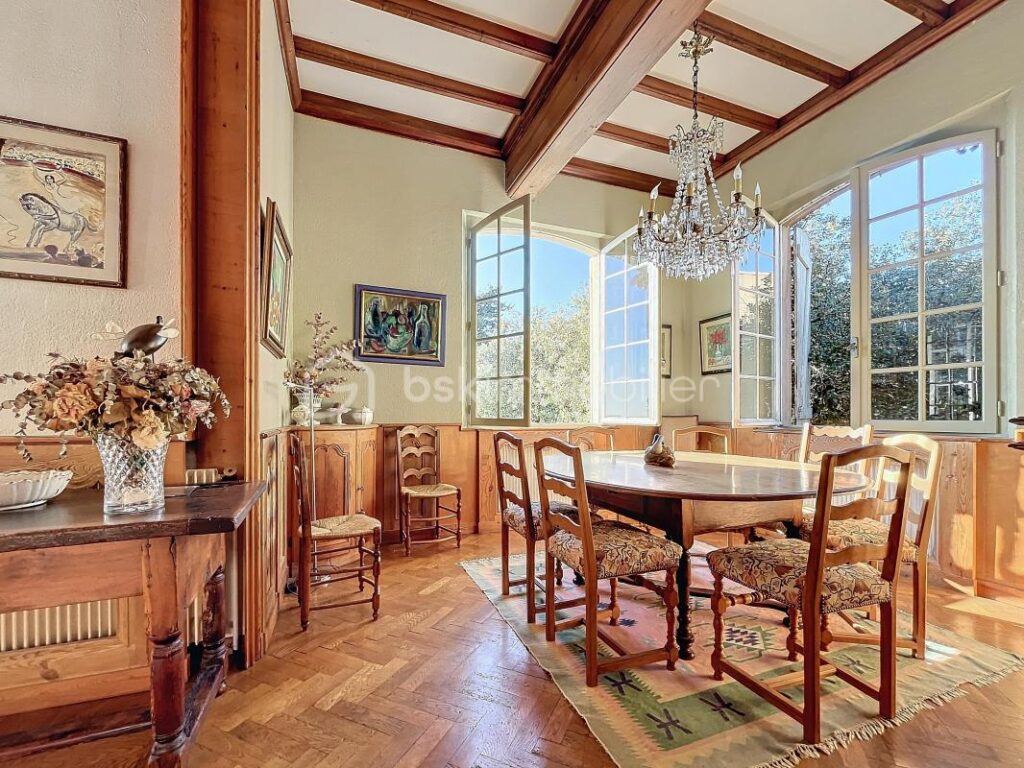 Maison plan des 4 seigneurs – 10 pièces – 6 chambres – 280 m²