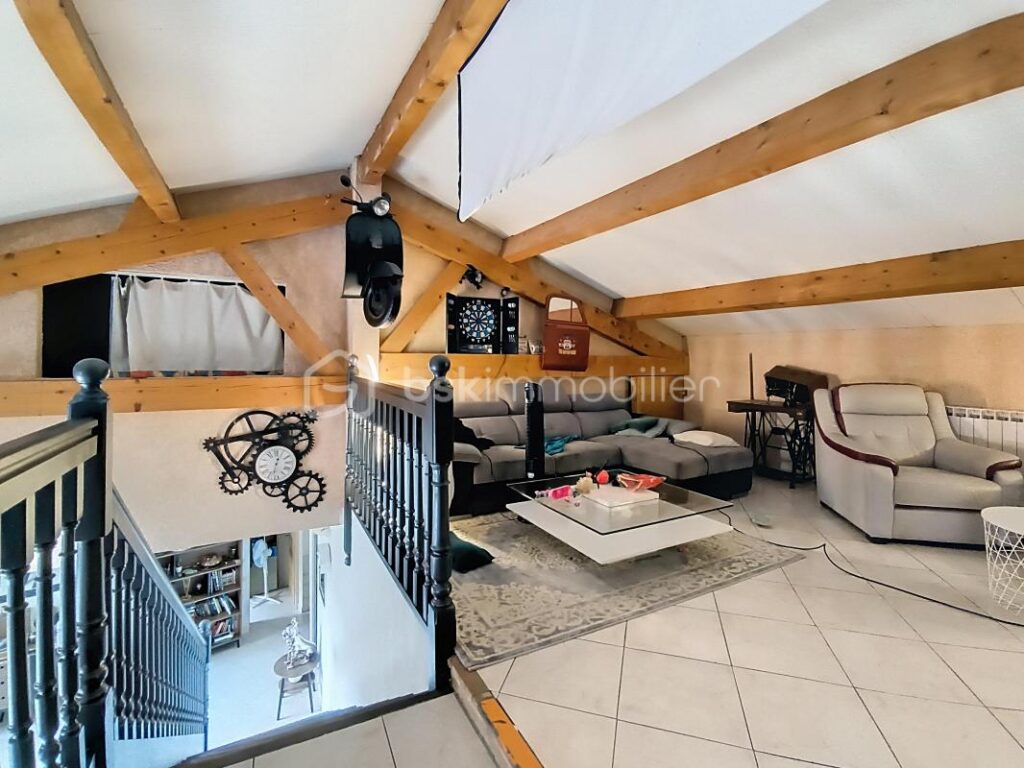 Grande maison familiale de 287 m² avec jardin, piscine et garage – Bédarieux – 11 pièces – 4 chambres – 287 m²