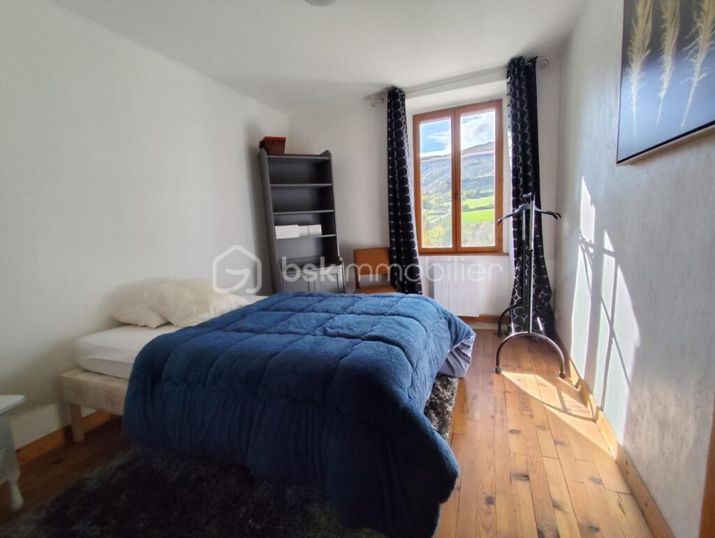 MAISON EN PIERRES ARDECHE MERIDIONNALE – 8 pièces – 3 chambres – 120 m²