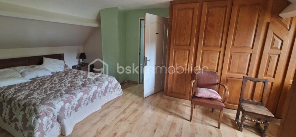 Coup de Cœur à Ervauville : Longère avec Piscine, Studio, et Vue Exceptionnelle – Idéal Famille ou Gîte – 10 pièces – 6 chambres – 173 m²