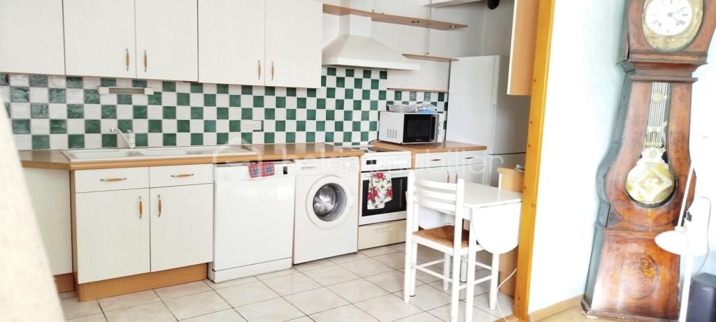 POISSY CENTRE Appartement avec vidéo de 4 pièces de 81 m2 – 4 pièces – 3 chambres – 81 m²