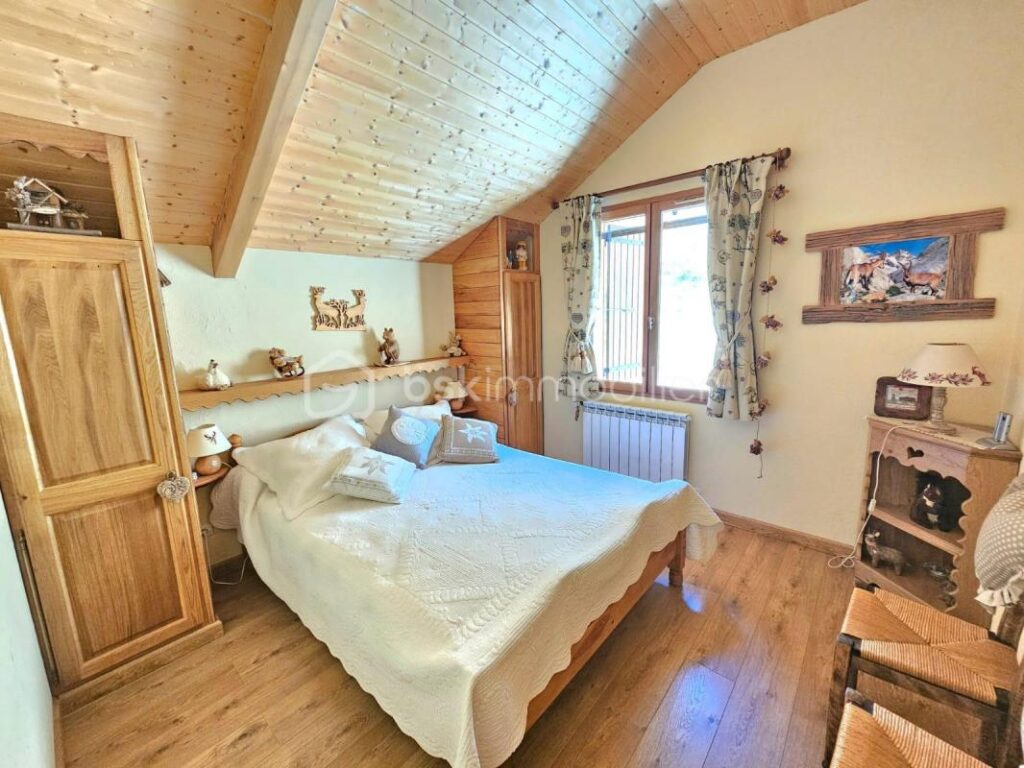 🏔 À VENDRE – Superbe chalet individuel lumineux avec vue panoramique à Allos 🏡 – 6 pièces – 4 chambres – 250 m²