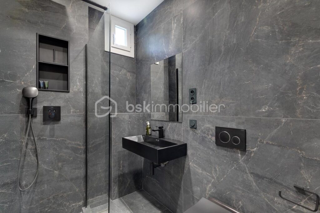 À VENDRE – F2 CANNES CROISETTE – RÉSIDENCE PRESTIGIEUSE « PALAIS DES DUNES » – 2 pièces – 1 chambre – 50 m²