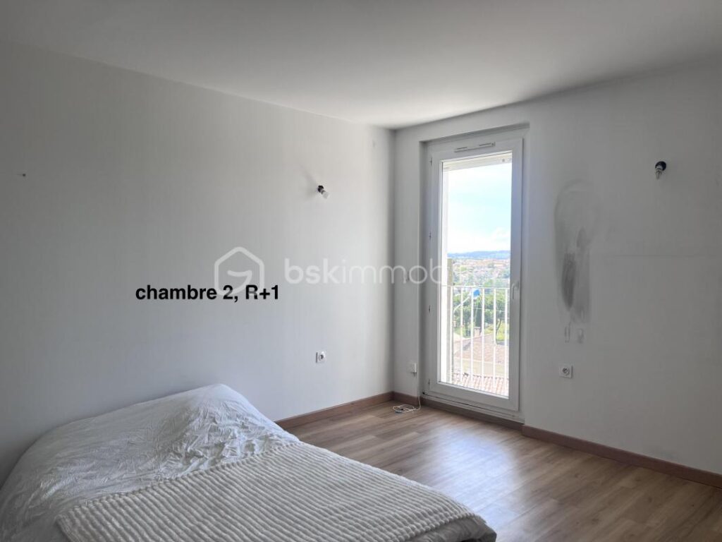 Maison de type 4 avec en R-1 une dépendance de type 2 – 7 pièces – 4 chambres – 144 m²