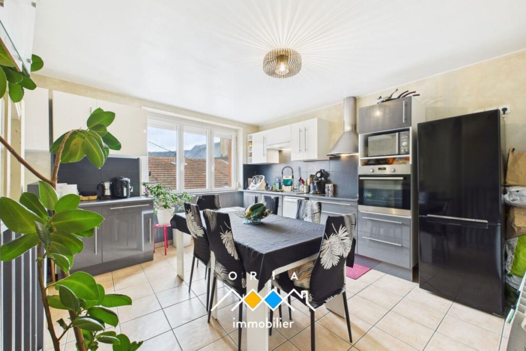 Maison de village à Bayonville-sur-Mad – 4 pièces – 2 chambres – 83 m²