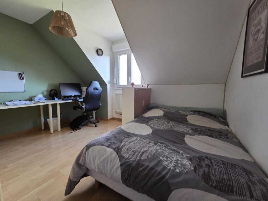 PAVILLON IND 112M² HAB SUR 1260M², SOUS SOL, HAB PLAIN PIED – 6 pièces – 4 chambres – 112 m²