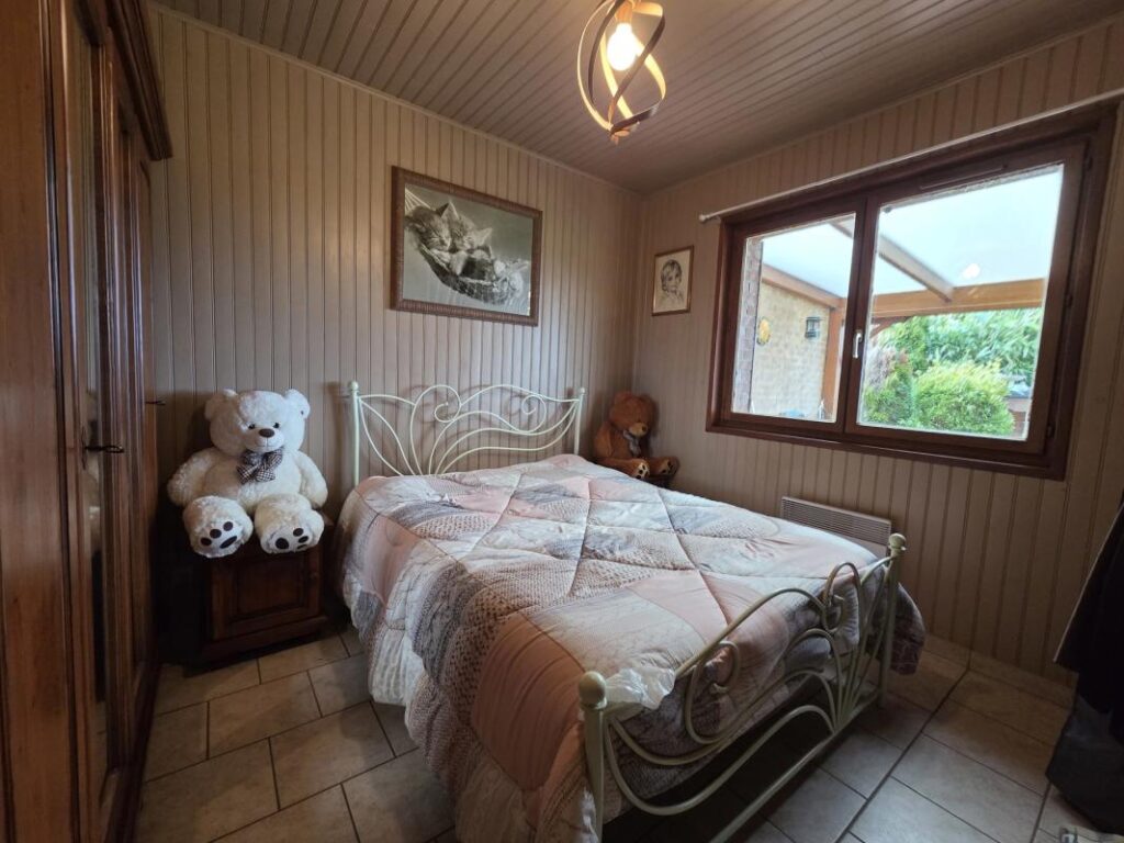 PAVILLON BRIQUES PLAIN PIED BERNARD LANNOY SOUS SOL COMPLET – 6 pièces – 3 chambres – 108 m²