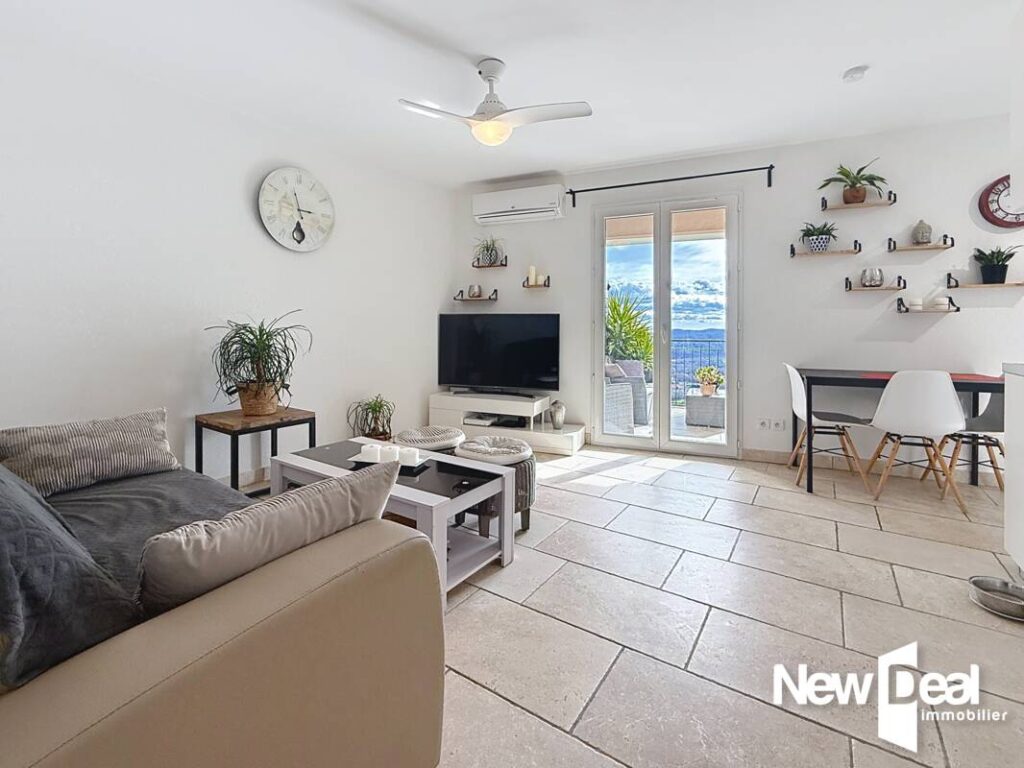 MONTAUROUX_ Appartement coup de cœur de 56 m², vue imprenable – 3 pièces – 2 chambres – 56 m²