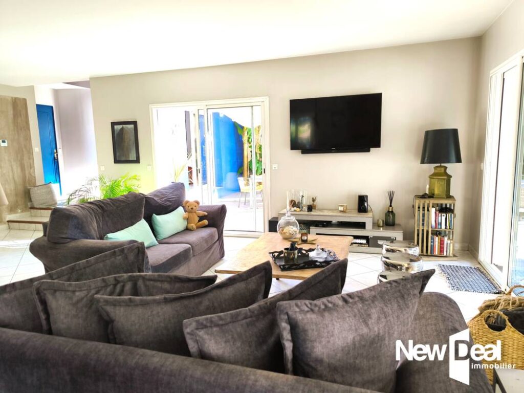 VILLA MODERNE PROCHE DE VILLENEUVE SUR LOT – 6 pièces – 4 chambres – 171 m²