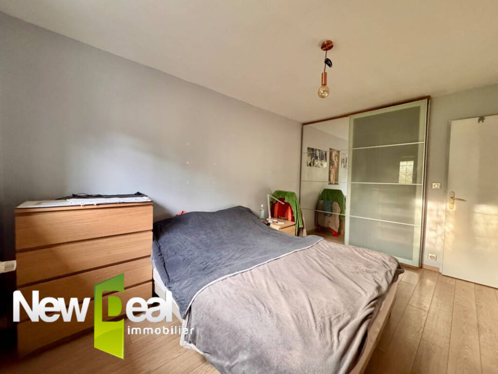 PLAIN PIED INDIVIDUEL / 4 CHAMBRES ET 1 BUREAU / GARAGE – 7 pièces – 4 chambres – 165 m²