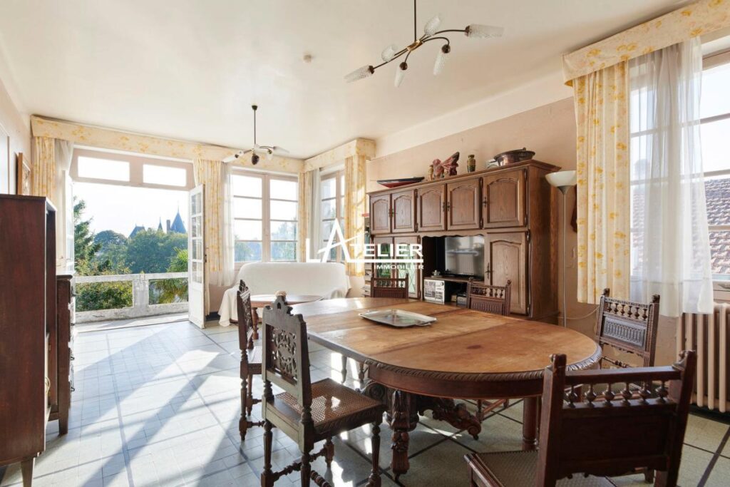 PORNIC Emplacement de choix, volume et potentiel à exploiter – 6 pièces – 4 chambres – 125 m²