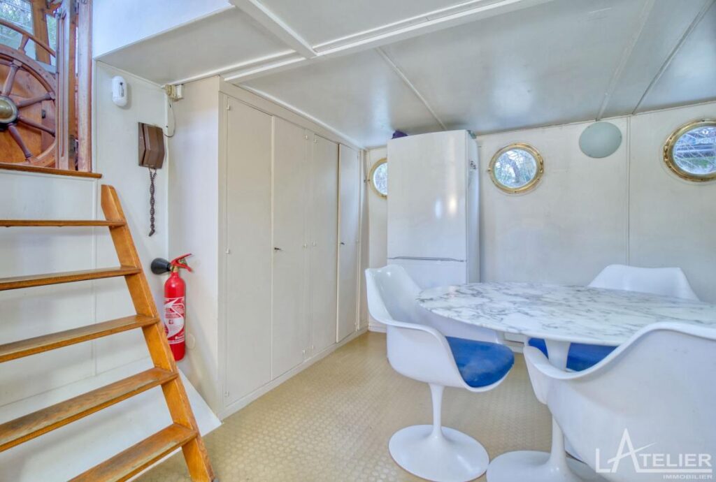 Péniche à Saint-Cloud, Quartier des Coteaux – 4 pièces – 3 chambres – 150 m²