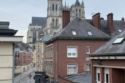 Appartement Hyper Centre- 84m2- 2 chambres/ Bureau – 4 pièces – 2 chambres – 84 m²