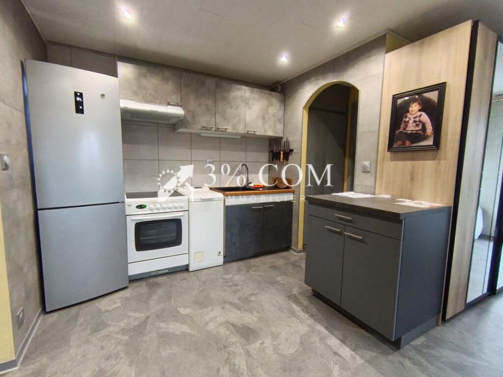 STUDIO AU DERNIER ETAGE AVEC BALCON EXPOSE SUD – 1 pièce – NR chambres – 31 m²