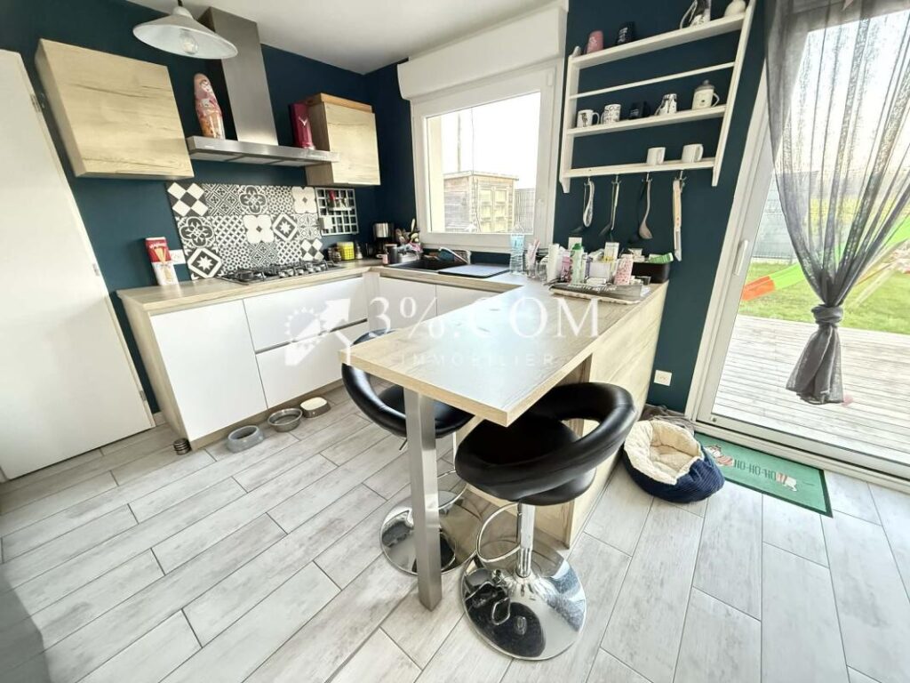 MAISON INDIVIDUELLE RCENTE 4 CH 102 M2 GRAND GARAGE ET JARDI – 5 pièces – 4 chambres – 102 m²