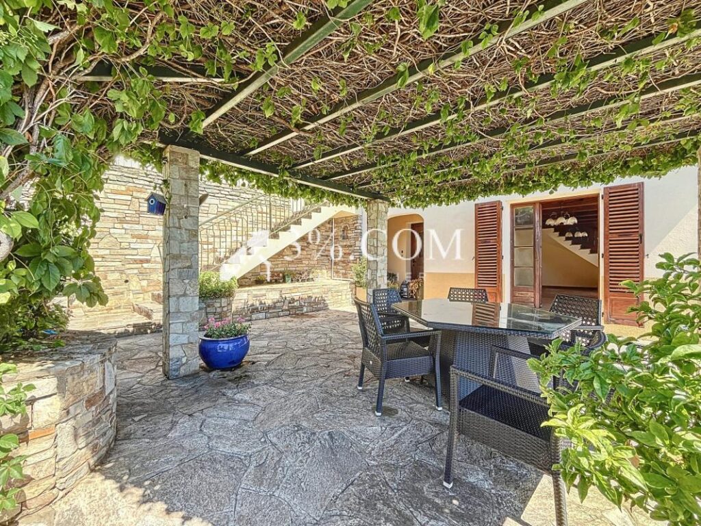 Maison 165 m2 habitables vue exceptionnelle sur mer – 7 pièces – 5 chambres – 165 m²