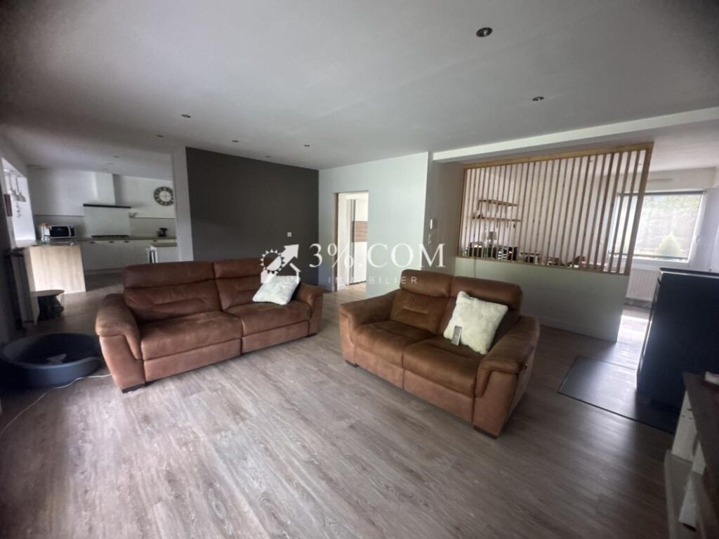 Pavillon individuelle de 2006 avec 5 chambres à Famars – 8 pièces – 5 chambres – 140 m²