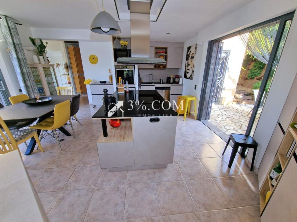 Villa de standing au coeur des Golfs de Saint-Raphaël – 6 pièces – 4 chambres – 196 m²