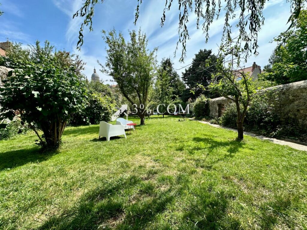 Maison semi-mitoyenne avec vue cathédrale – 7 pièces – 4 chambres – 132 m²