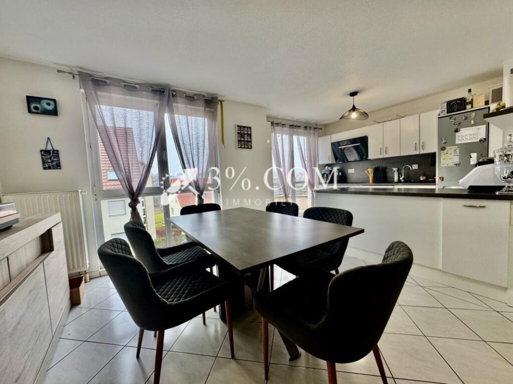 3%COM Beau F3 avec 2 balcons et double garage – 3 pièces – 2 chambres – 68 m²