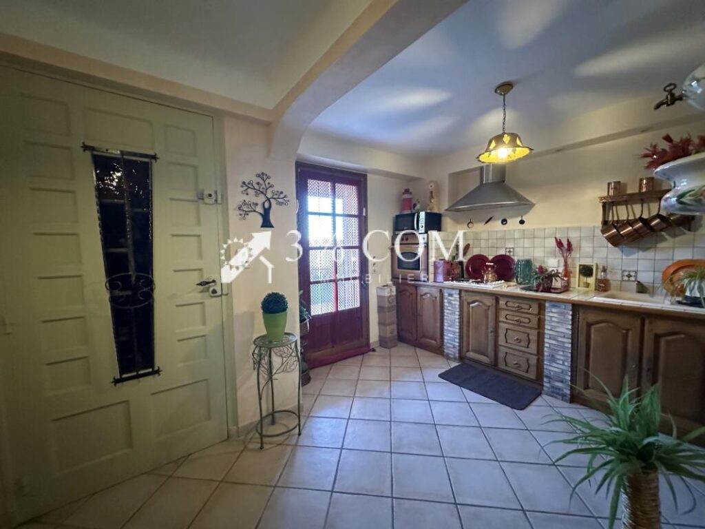 Maison de caractère 4 chambres, bureau et spacieux jardin ar – 8 pièces – 4 chambres – 183 m²