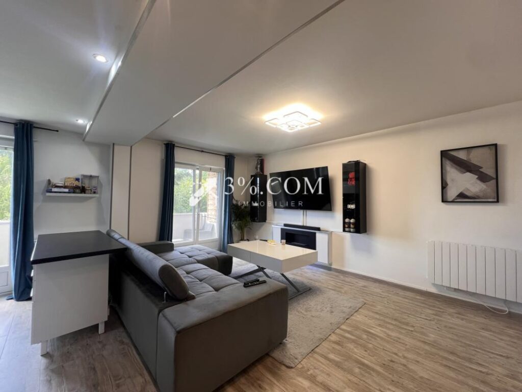 3%.COM Très bel appartement rénové au calme avec terrasse + – 2 pièces – 1 chambre – 59 m²