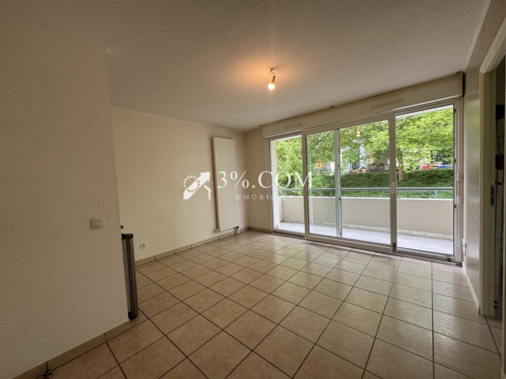 3%.COM Appartement F2 avec terrasse et parking – 2 pièces – 1 chambre – 33 m²