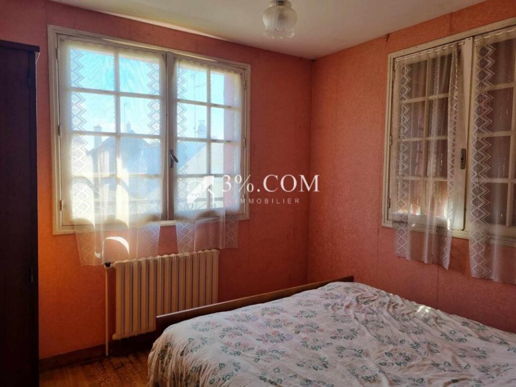 Maison familiale bien placée avec beau potentiel – 6 pièces – 4 chambres – 113 m²