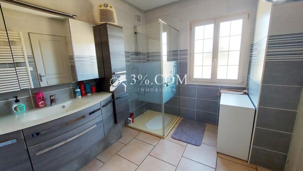 Secteur Gamaches : Pavillon rénové, 3 CH, veranda, sous sol – 6 pièces – 3 chambres – 126 m²