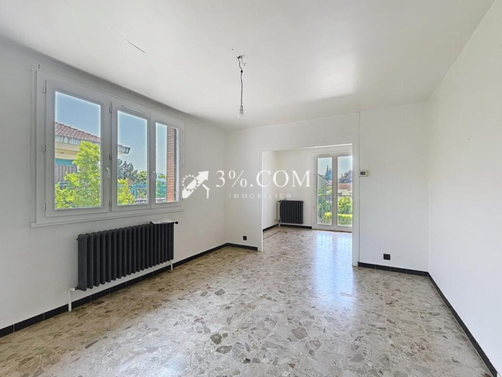 Maison de 104 m2 habitables avec garage proche collège – 5 pièces – 3 chambres – 104 m²