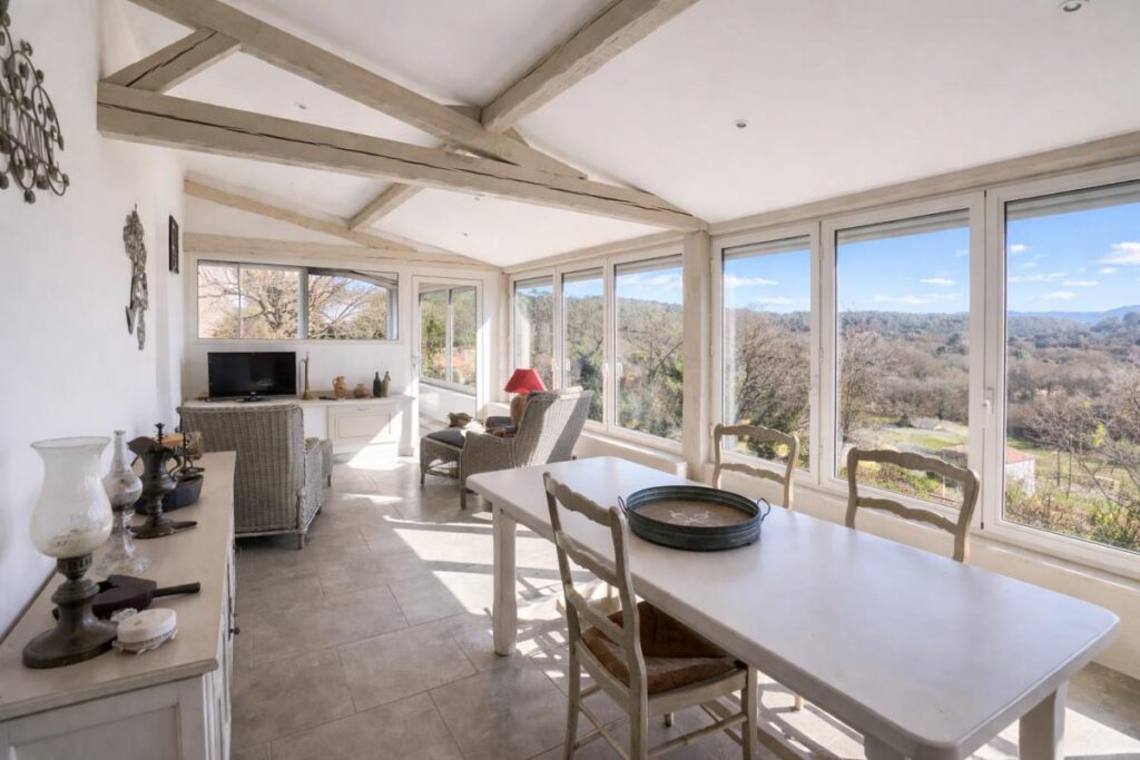 Ensemble immobilier Flassans 300 m2 – 11 pièces – 5 chambres – 330 m²