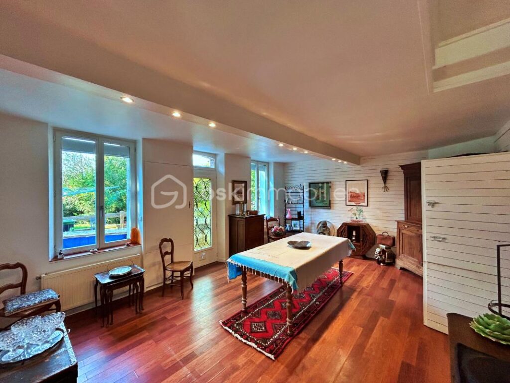 ✨ Élégance et charme à la campagne – Maison de caractère de 1895 avec dépendances aménagées ✨ – 6 pièces – 3 chambres – 160 m²