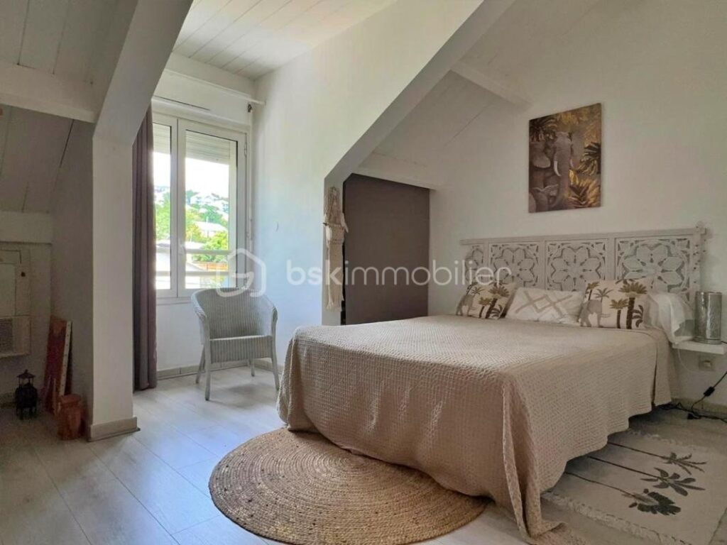 🌅 T4 DUPLEX – DERNIER ÉTAGE – VUE MER – CENTRE-VILLE LES AVIRONS 🌅 – 4 pièces – 3 chambres – 81 m²