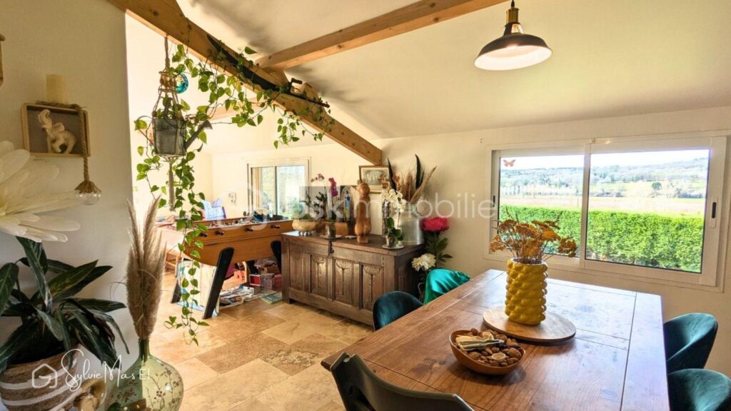 Plain-pied avec Piscine – garage – Portes du Périgord Noir – 4 pièces – 3 chambres – 106 m²