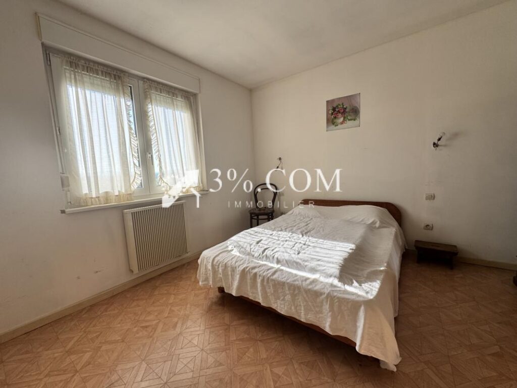 Maison plain pied 83m2 avec 2 chambres à rafraîchir sur 4 – 3 pièces – 2 chambres – 83 m²