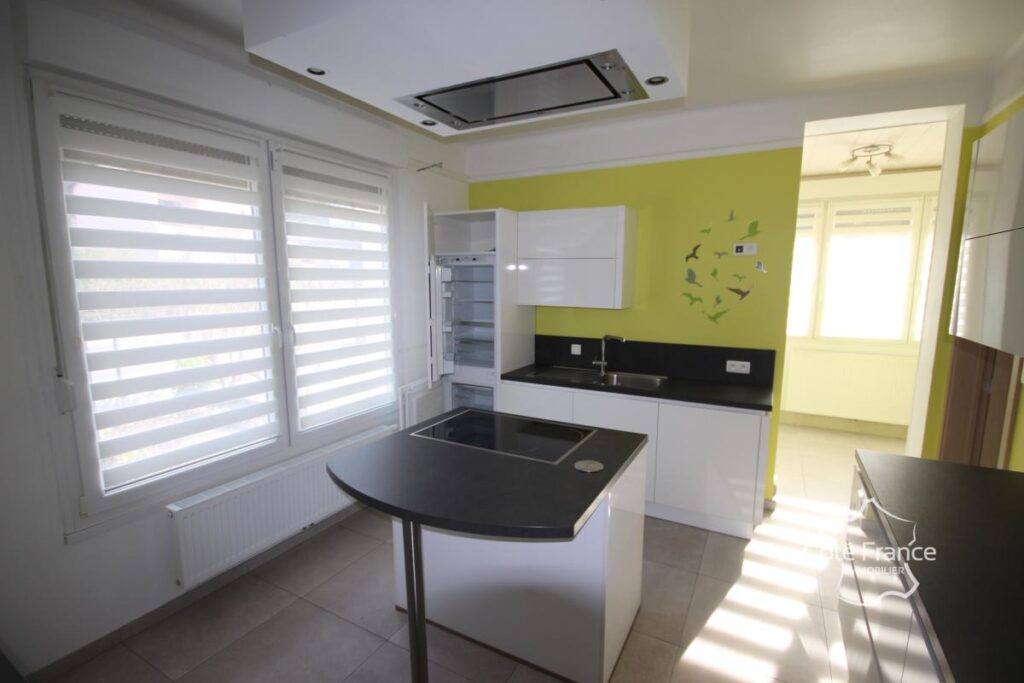 SECTEUR GIVET Maison individuelle 3 chambres, habitable de p – 4 pièces – 3 chambres – 116 m²