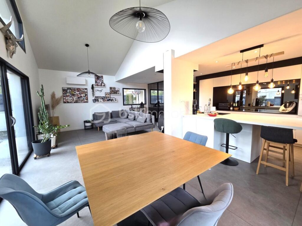 Villa Récente Criel de Moirans 495 000 € – 5 pièces – 4 chambres – 158 m²