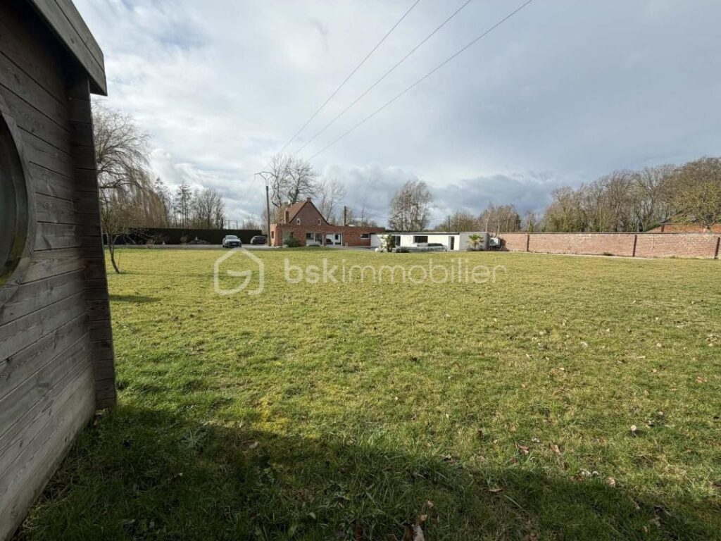 🤫 Le secret le mieux gardé de Lestrem (et sa surprise à découvrir…) – 7 pièces – 4 chambres – 280 m²