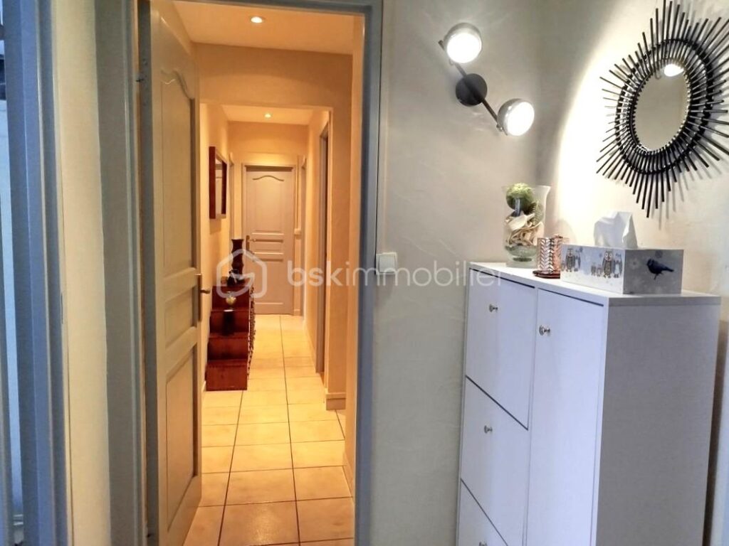 BEL APPARTEMENT IDEALEMENT SITUE – 5 pièces – 3 chambres – 92 m²