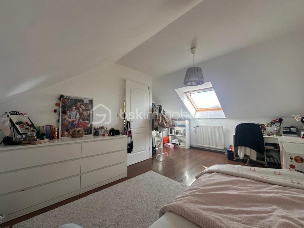 Maison individuelle semi plain-pied 5 ch et garage – 7 pièces – 5 chambres – 125 m²