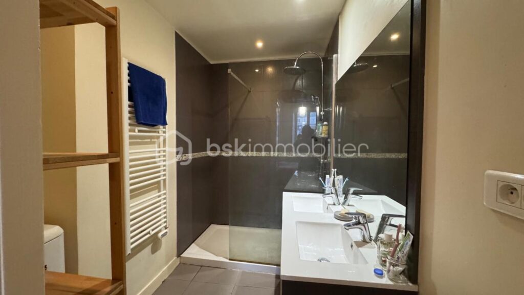 Bel appartement de caractère T2 – 57 m2 – Hyper Centre Ville de RENNES – 2 pièces – 1 chambre – 57 m²