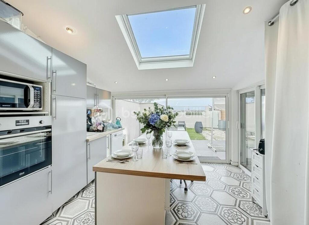 Villa T5 – 106 m² – Vue exceptionnelle sur les étangs – Appartement indépendant – DPE B – 5 pièces – 4 chambres – 106 m²