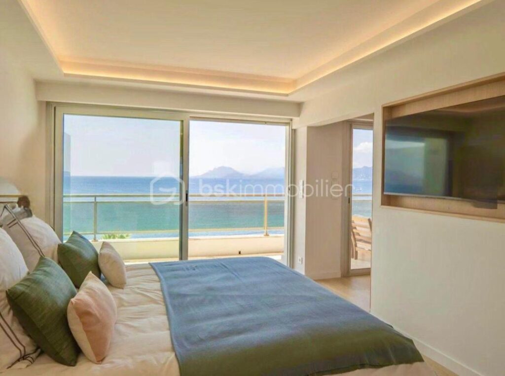 CANNES CROISETTE – APPARTEMENT 3 PIECES 89M² – VUE MER PANORAMIQUE – ÉTAGE ÉLEVÉ – 3 pièces – 2 chambres – 89 m²